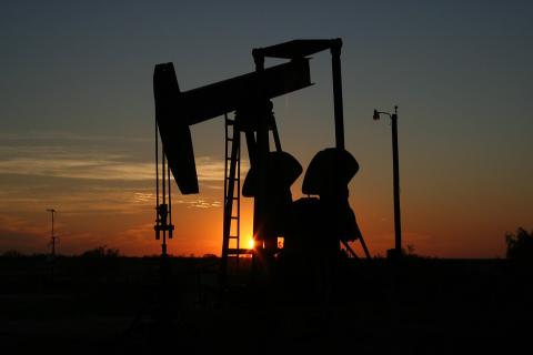 Bomba de extracción de petróleo en Monahans, Texas, EEUU. Bomba de extracción de petróleo en Monahans, Texas, EEUU.