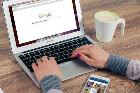 Una usuaria de Google