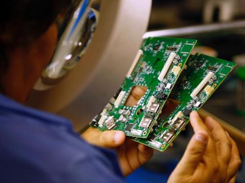4. Electronic and precision equipment repair and maintenance had a 32% decline in employment between 2013 and 2018. 78.4% of workers in the industry in 2018 were men.