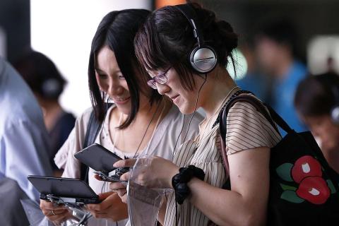 Las consolas portátiles 3DS de Nintendo siguen siendo las consolas portátiles más populares de la última década. El 3DS ha vendido más de 72 millones de unidades, mientras que PlayStation Vita se estima que vendió menos de 20 millones.