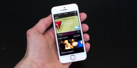4. At 4 inches, the iPhone SE is a normal-size phone.