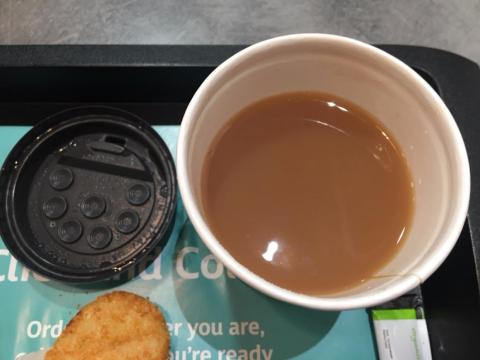 For a drink we chose a classic cup of English breakfast tea — also known as builder's tea — made with a PG Tips teabag and a dash of milk, as we like ours quite strong.