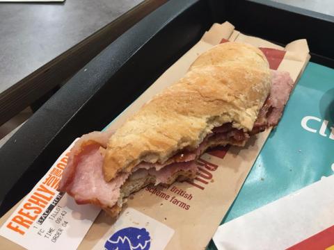 To mark the occasion, we ordered a royally British breakfast, which in the UK is served until 10.30 a.m. It consisted of a bacon butty (a nickname we have for a sandwich), a hash brown, and a cup of English breakfast/builder's tea
