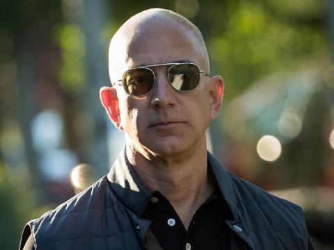 Jeff Bezos, fundador de Amazon Jeff Bezos, fundador de Amazon