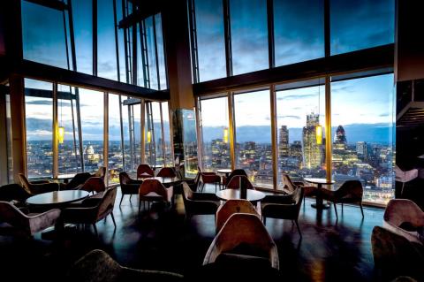 The tallest building in the UK, it features residences, a hotel, restaurants, offices, a business school, shops, a clinic, and an observatory.