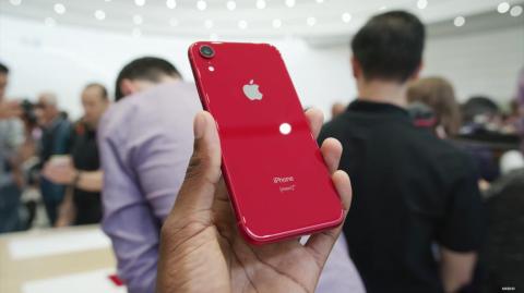 And here it is from the back. This is actually the first time a new iPhone has been available in the Product(RED) color scheme at the time of its launch.