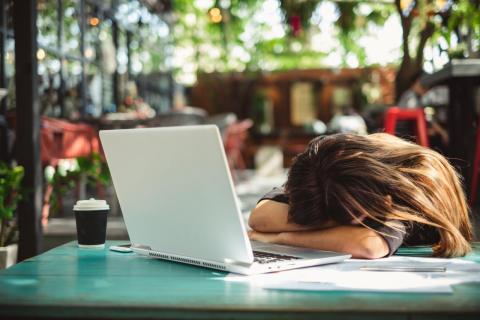 Clinical psychologist Deborah Mulhern told ABC that when you don't unwind and get away from "external stresses" (like a heavy workload), it gets harder for your body to relax.