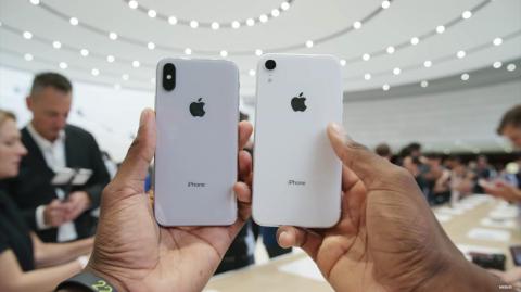 Here it is next to the silver iPhone XS. As you can see, the iPhone XR has a much brighter white color.