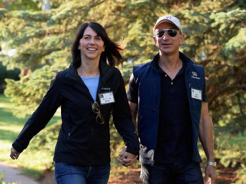 There's one after-dinner ritual Bezos always adheres to: washing the dishes. "I'm pretty convinced it's the sexiest thing I do," he told Blodget.