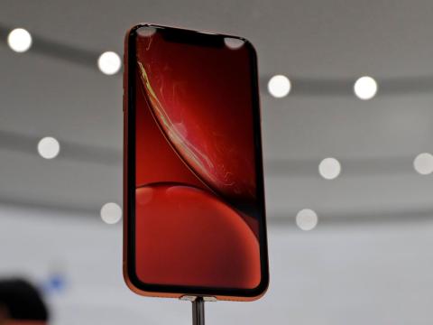 5. The iPhone XR doesn't have a headphone jack.