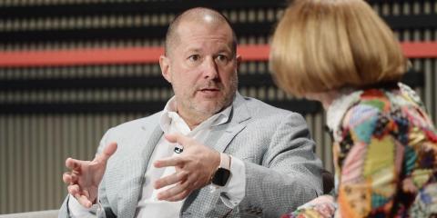 Jony Ive (L) and Anna Wintour speak at WIRED25 Summit: WIRED Celebrates 25th Anniversary With Tech Icons Of The Past & Future on October 15, 2018 in San Francisco, California. Jony Ive (L) and Anna Wintour speak at WIRED25 Summit: WIRED Celebrates 25th Anniversary With Tech Icons Of The Past & Future on October 15, 2018 in San Francisco, California.