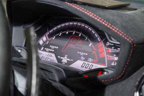 The instrument cluster is digital and will reconfigure depending on which drive mode you're in.