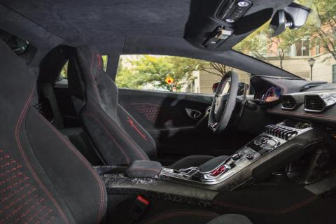 Yeah, it's snug. And yeah, there's A LOT of synthetic suede Alcantara. The Huracán Performante is the least luxurious Lambo of the current generation I've yet been in. It reminds me of the McLaren 675LT, another purposeful, track