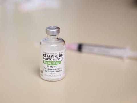 Muchas farmacéuticas y clínicas están contemplando a la Ketamina como un tratamiento potencial de la depresión.