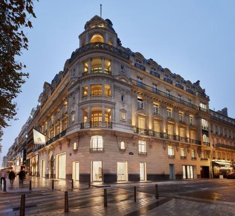 Apple's newest Paris location on Champs-Élysées is as lavish as the famed boulevard itself.