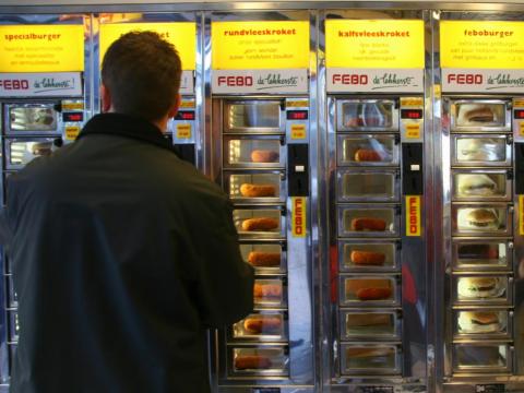 There are entire restaurants of the vending machines.