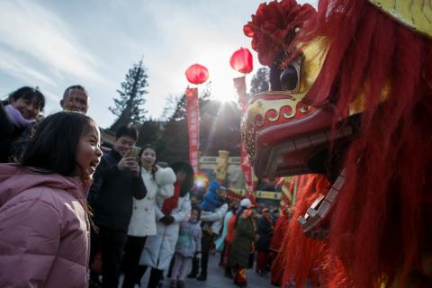 Celebraciones del festival del año nuevo Lunar en Pekín (China) en febrero de 2018. Celebraciones del festival del año nuevo Lunar en Pekín (China) en febrero de 2018.