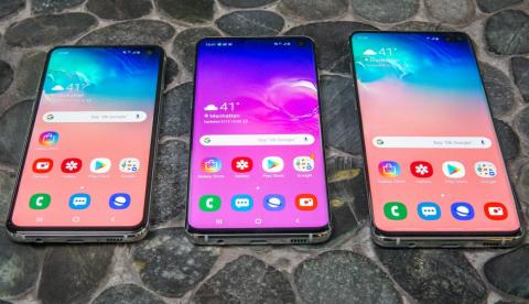 The Samsung Galaxy S10 is one of the few major smartphones you can still buy with a headphone jack The Samsung Galaxy S10 is one of the few major smartphones you can still buy with a headphone jack