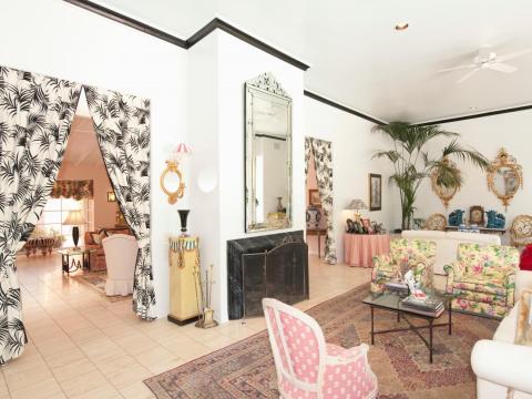 6. Keeping décor that's too taste-specific.