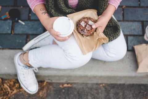 bollo, café, desayuno, comida en la calle