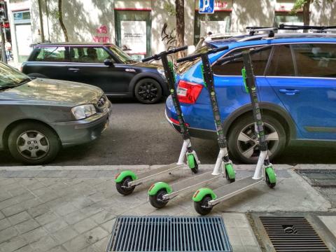 Patinetes eléctricos compartidos Lime en Madrid.