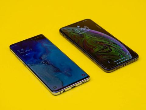 The Samsung Galaxy S10+ (left) and the iPhone Xs Max (right): Samsung and Apple's most comparable smartphones.