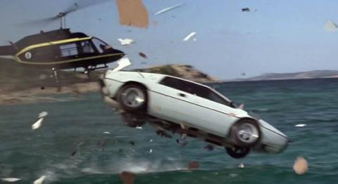 Coche submarino 007