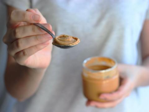 Peanut butter can give you vitamin B. Peanut butter can give you vitamin B.