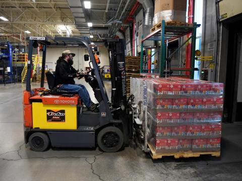 14. Alcoholic beverages wholesalers had an 8% decline in employment between 2013 and 2018. 82.1% of workers in the industry in 2018 were men.