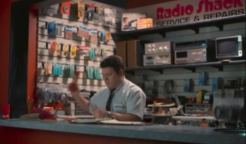 Radio Shack, una cadena donde trabajaba Bob,el novio de Joyce de Stranger Thigns