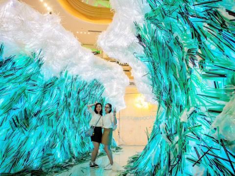 A Canadian artist created the world's largest supported sculpture made from drinking straws. A Canadian artist created the world's largest supported sculpture made from drinking straws.