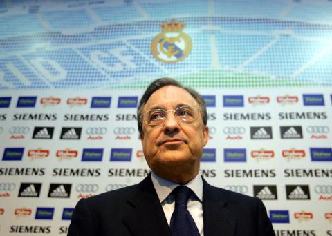 Florentino Pérez en la zona de prensa del Bernabéu.