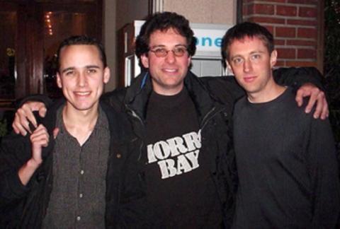 En el centro, Kevin Mitnick, este hacker estadounidense fue apodado El Cóndor