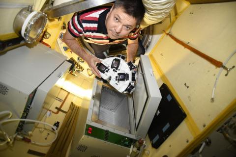 Cosmonaut Oleg Kononenko on board the International Space Station during the first experiment with the 3D bioprinter in December 2018. Cosmonaut Oleg Kononenko on board the International Space Station during the first experiment with the 3D bioprinter in December 2018.