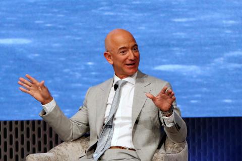 Jeff Bezos, CEO de Amazon y SpaceX Jeff Bezos, CEO de Amazon y SpaceX