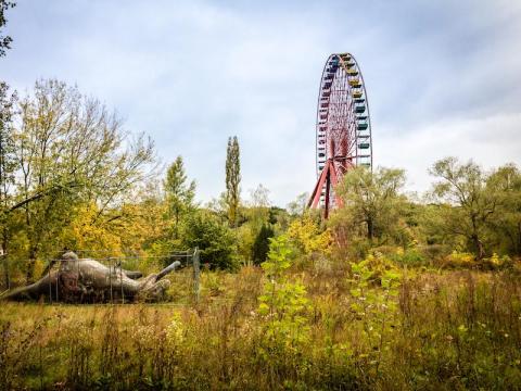 The once bustling Spreepark amusement park is now empty and overgrown.