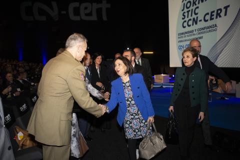 Margarita Robles a su llegada a las XIII Jornadas STIC del CCN-CERT. Margarita Robles a su llegada a las XIII Jornadas STIC del CCN-CERT.
