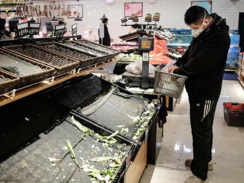 As transportation into and out of the city is on lockdown with the quarantine, there are reports of shelves being empty at supermarkets.