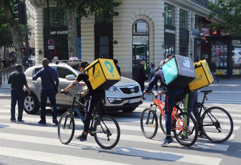 Riders de Glovo y Deliveroo Riders de Glovo y Deliveroo