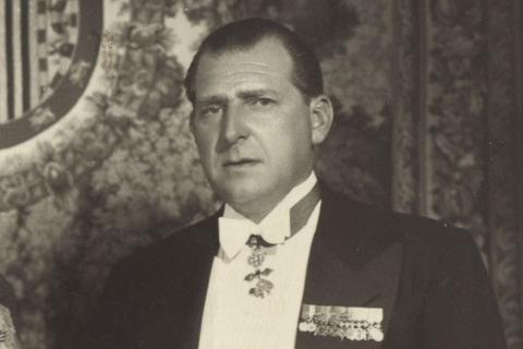 Retrato de Juan de Borbón en 1964. Retrato de Juan de Borbón en 1964.