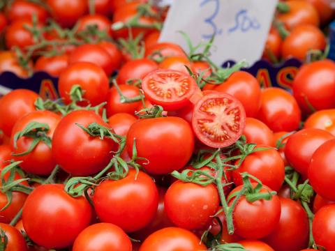 You shouldn't keep tomatoes in the fridge.