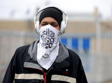 Kevin Houston uses a bandana to cover his face on April 23, 2020, in Evanston, Illinois.
Stacey Wescott/Chicago Tribune/Tribune News Service/Getty Images