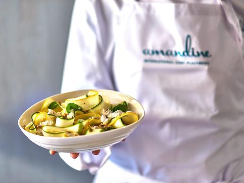 Amandine places Michelin starred chefs in permanent and temporary private roles.