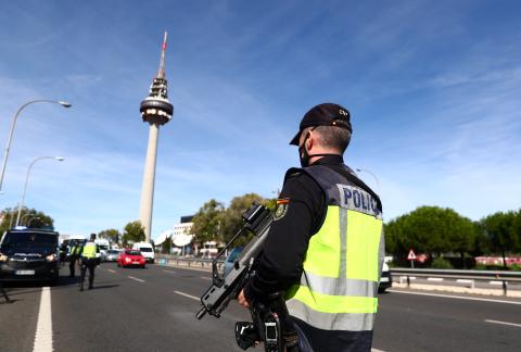 Controles de policía en Madrid por el estado de alarma