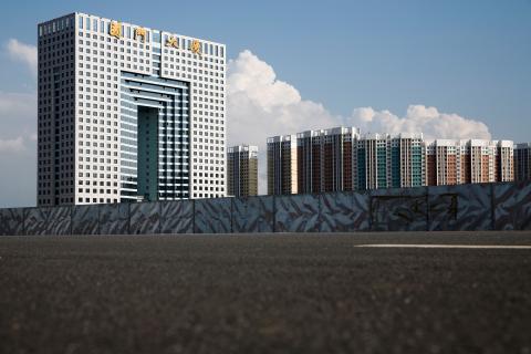 Una vista general varios edificios residenciales en el desarrollo urbanístico en Dandong.