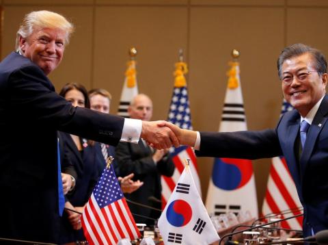 Donald Trump y Moon Jae-in, en 2017 Donald Trump y Moon Jae-in, en 2017