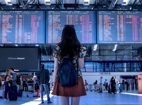 Viaje, aeropuerto, aerolínea, indecisión Viaje, aeropuerto, aerolínea, indecisión