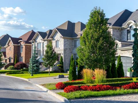 The median home listing price in the US is nearly $280,000. The median home listing price in the US is nearly $280,000.