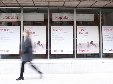 Una sucursal de Banco Popular. Una sucursal de Banco Popular.