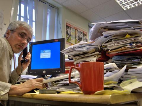 12 things on your work desk that are making you look unprofessional 12 things on your work desk that are making you look unprofessional